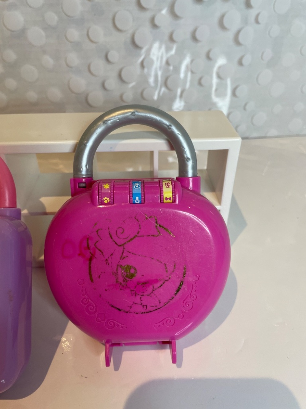Shopkins Lil Secrets Mini Locket Playsets - Picture 10 of 10